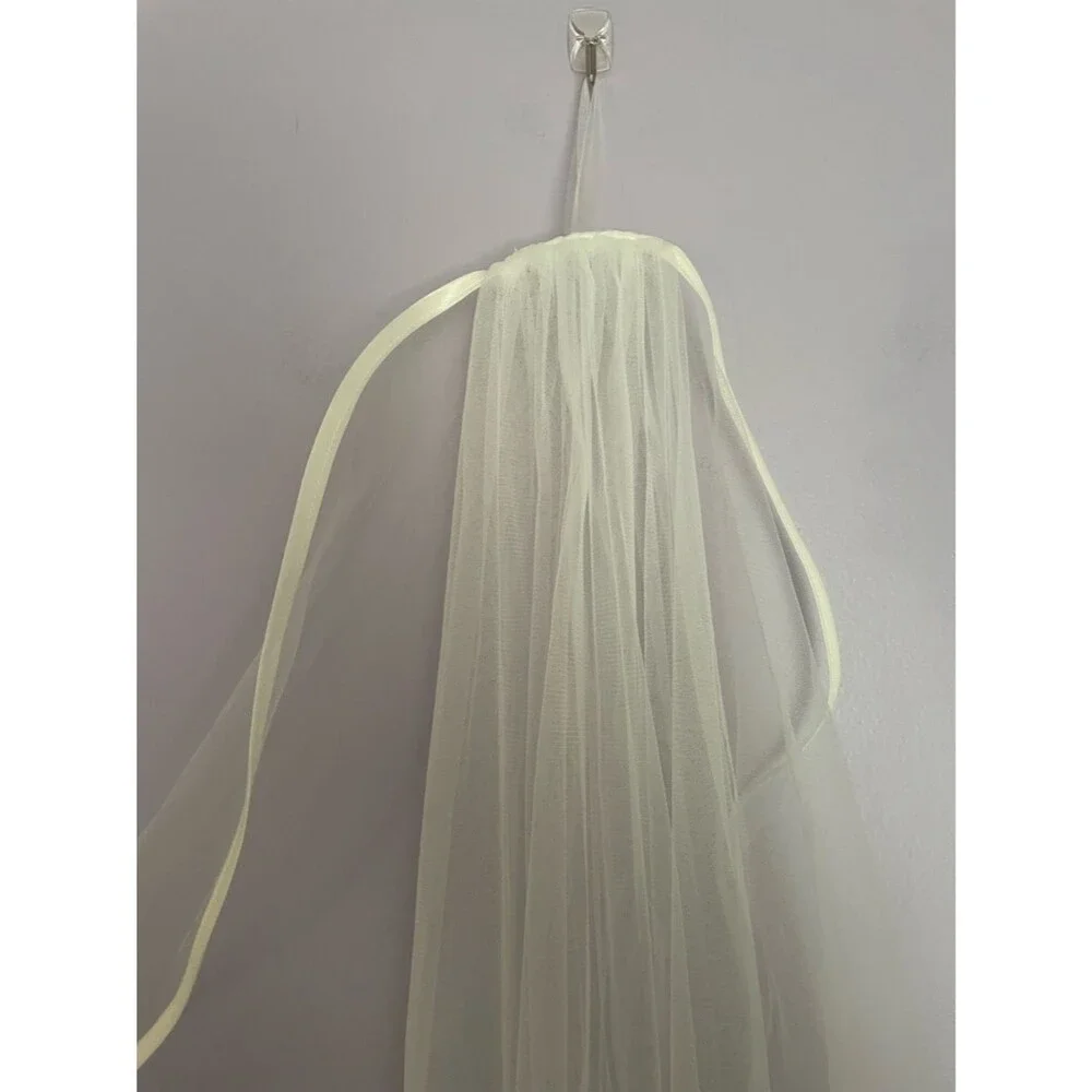 Simple White Bridal Veil with Satin Trim - Knee Legnth
